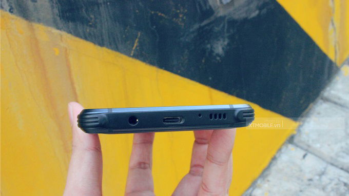 Cổng sạc USB Type C và jack cắm tai nghe 3,5mm