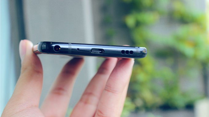 Cổng USB Type C trên LG G7 ThinQ