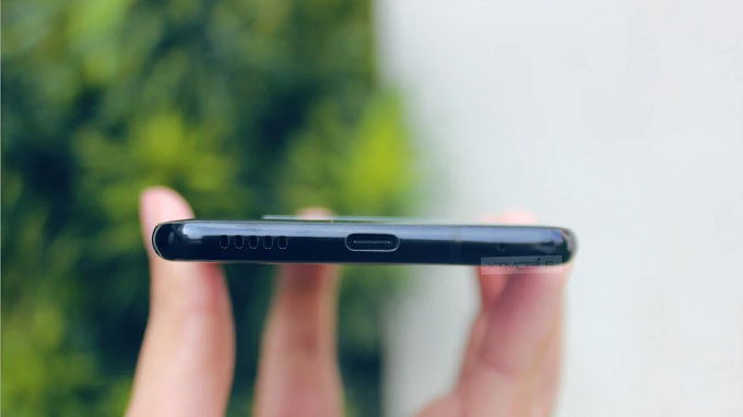 LG V30 đã có cổng USB Type C mới nhất