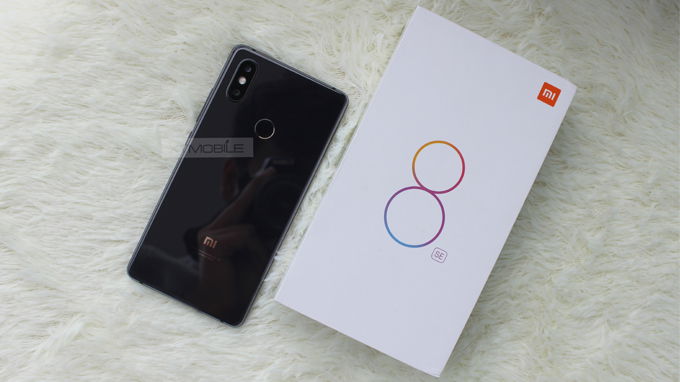 Xiaomi Mi 8 SE  chạy Android 8.1 Oreo khi mới lên kệ