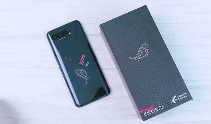 Thiết kế Asus ROG Phone 5s hiện đại, đẹp mắt 