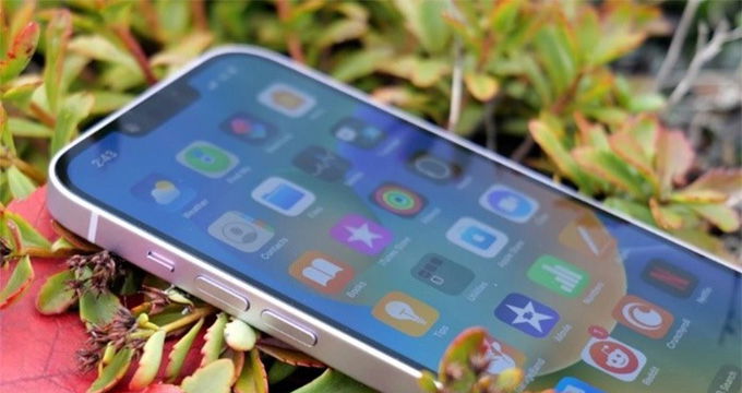 iPhone 14 Plus có hiệu năng mạnh mẽ hơn so với iPhone 13 Pro Max
