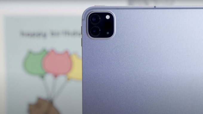 iPad Pro M2 11inch tiếp tục được trang bị hệ thống camea kép ở mặt sau