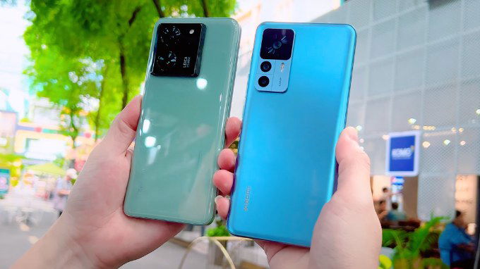 Thiết kế của Xiaomi 13T (trái) và Xiaomi 12T (phải)
