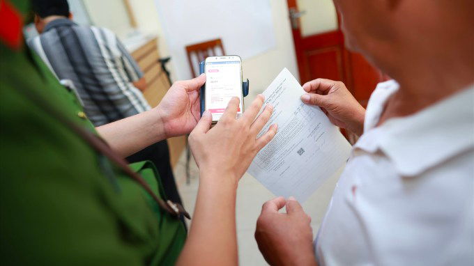 Đến cơ quan có thẩm quyền để tra cứu số CMND cũ