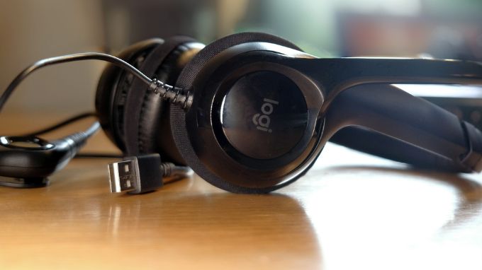 Tải app 007Win Logitech H370 có thiết kế đơn giản, gọn nhẹ