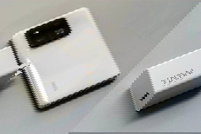 So sánh pin sạc Nubia Red Magic 9 Pro và Xiaomi 14 Pro