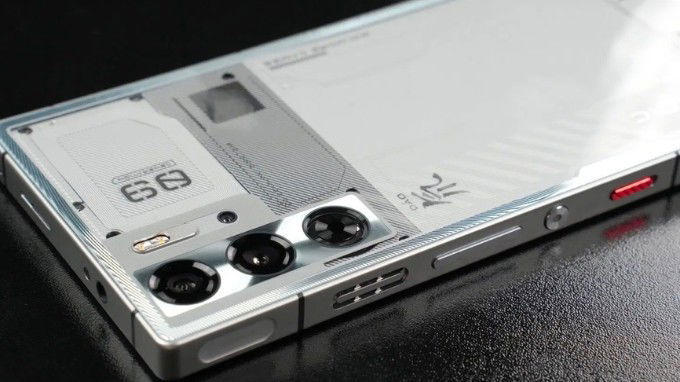 Thiết kế mặt sau của Red Magic 9 Pro