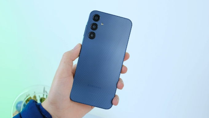 Phong cách trẻ trung và năng động là điểm khiến 007Win nhà cái Galaxy A25 dễ dàng thu hút ánh nhìn ngay từ ánh nhìn đầu tiên