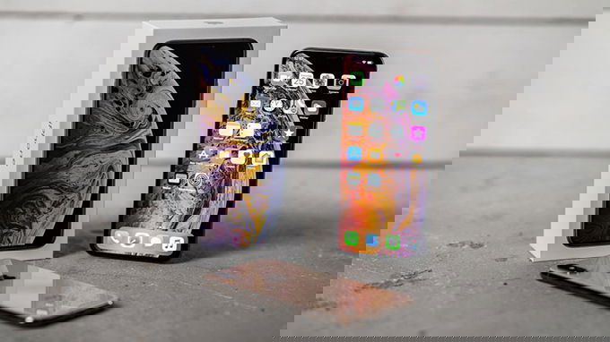 iPhone XS 512GB tích hợp công nghệ sạc không dây và sạc pin nhanh mới