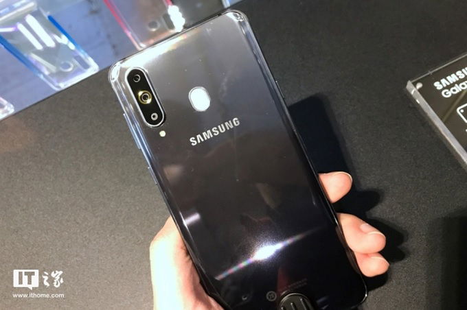 black-galaxy-a8s-xtmobile