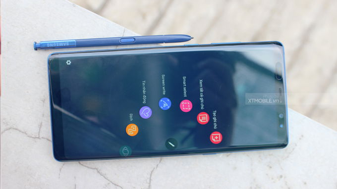 Galaxy Note 8 với bút S Pen tiện dụng