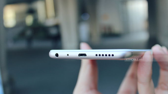 Redmi Note 5 Pro chỉ có cổng Micro-USB