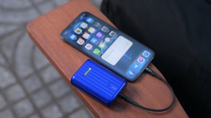 Được làm từ chất liệu cao cấp giúp Mazer Supper Mini V2 22.5W PD 10000mAh có thể chống va đập tốt