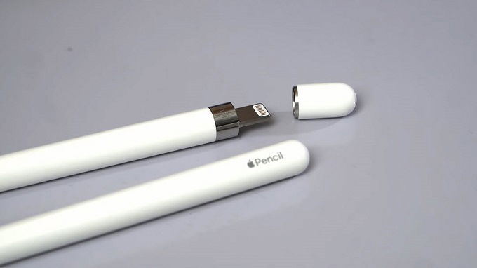 Apple Pencil 1 tích hợp cổng Lightning, thời lượng pin ấn tượng lên đến 12 giờ