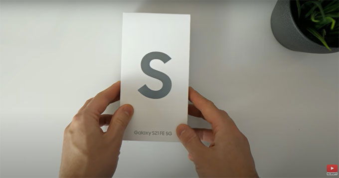 Video unbox Galaxy S21 FE mới nhất được thực hiện bởi Youtuber Ý