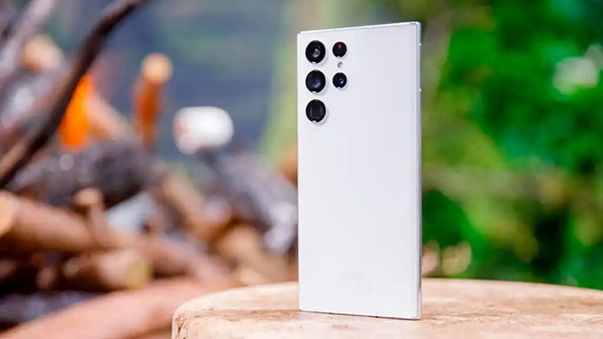 So sánh chi tiết iPhone 14 Plus 256GB và 007Win nhà cái Galaxy S22 Ultra 5G 256GB: Ống kính