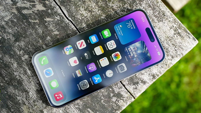 So sánh chi tiết 2 flagship iPhone 14 Pro Max 128GB và Xiaomi 13 Pro 128GB: Màn hình