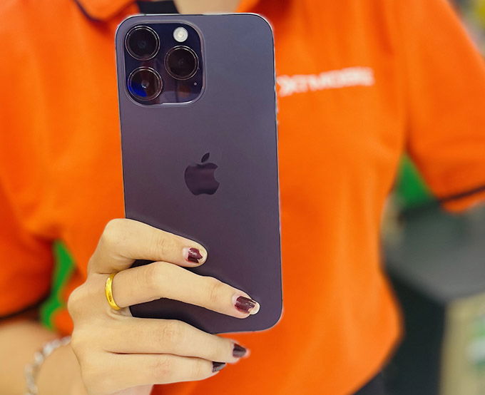 So sánh thiết kế iPhone 14 Pro Max 128GB và Xiaomi 13 Pro 128GB