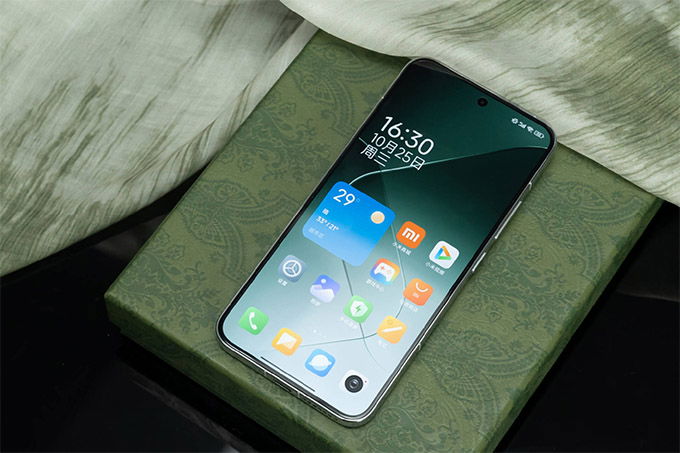  Xiaomi 14 256GB có viền bezel siêu mỏng