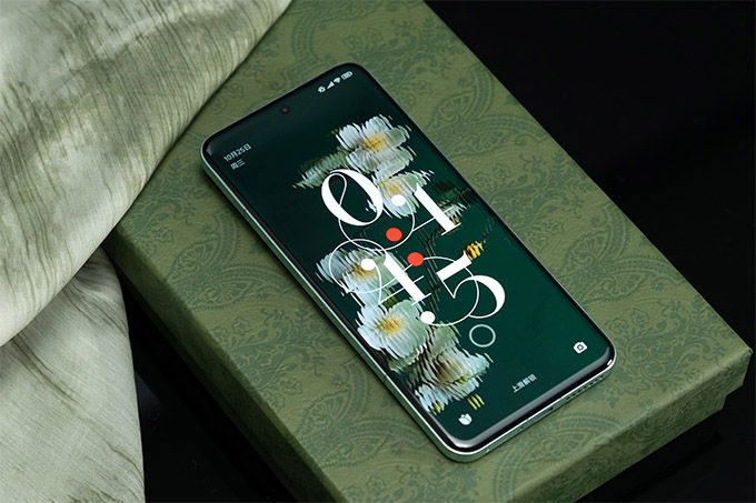 Màn hình Xiaomi 14 Pro 512GB có tên chính thức là 'Full Equal Depth Micro Curved Screen'
