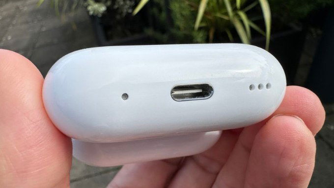 Hộp sạc Airpods Pro 2 USB-C