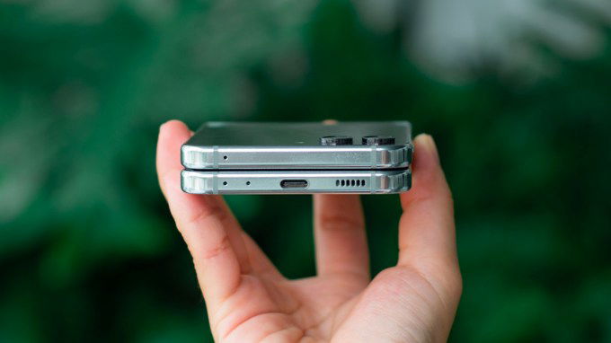 So sánh pin và tốc độ sạc