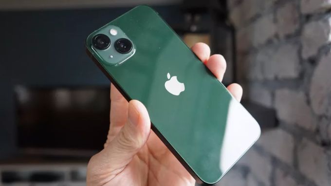 Thiết kế bên ngoài iPhone 13 512GB cũ đẹp 