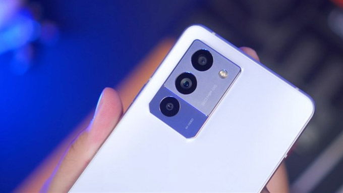 có nên mua lenovo legion y70 bởi camera