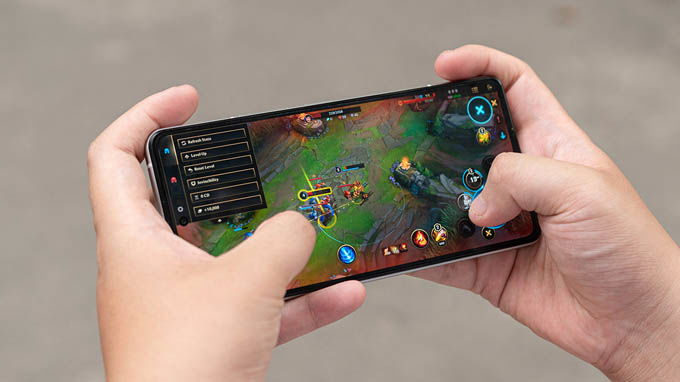 có nên mua lenovo legion y70 bởi cấu hình và tản nhiệt