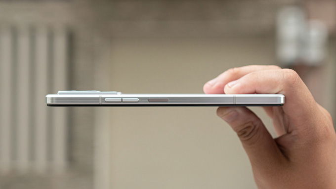 có nên mua lenovo legion y70 bởi thiết kế