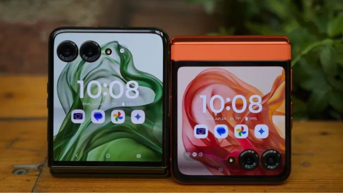 Cụm camera sau của Motorola Razr Plus (2024)