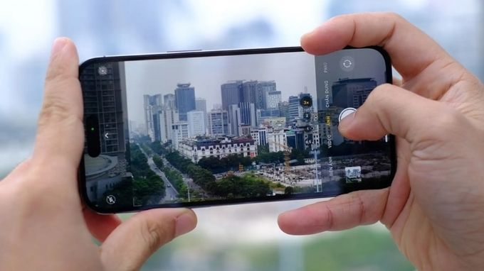 giữ ổn định iPhone khi chụp phơi sáng bằng iPhone