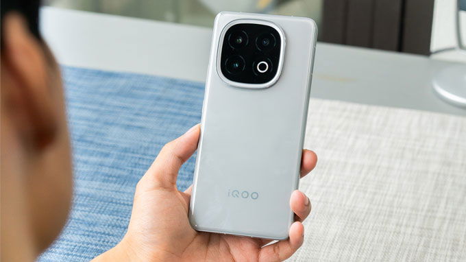 thiết kế của Vivo iQOO 13 5G 16GB|512GB