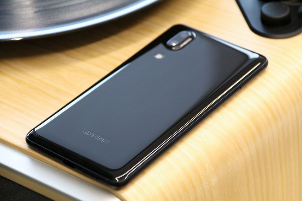 Sharp-aquos-s2-fptshop-03