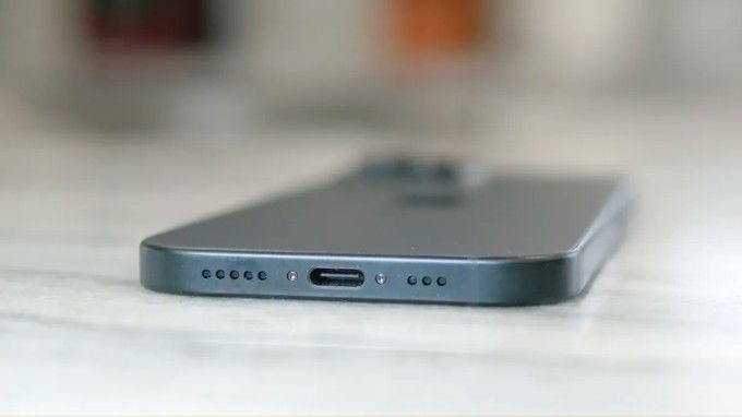 Pin và sạc của iPhone 15 128GB cũ