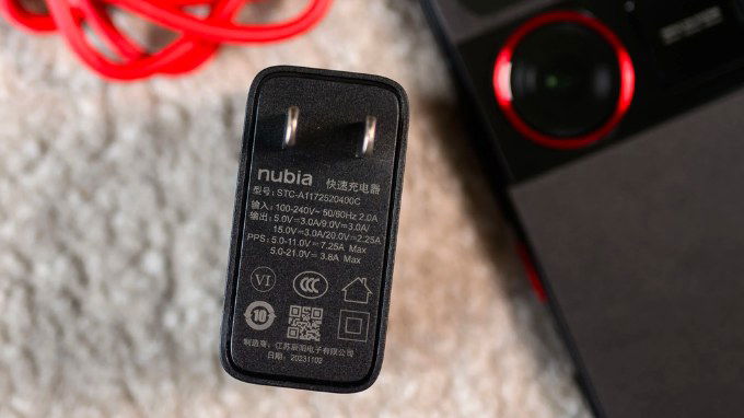 ZTE nubia Z60 Ultra hỗ trợ Giấy phép hoạt động của thương hiệu 007Win đến 80W