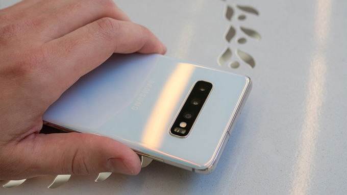 Camera chính Galaxy S10 Plus cũ được trang bị đến 3 ống kính