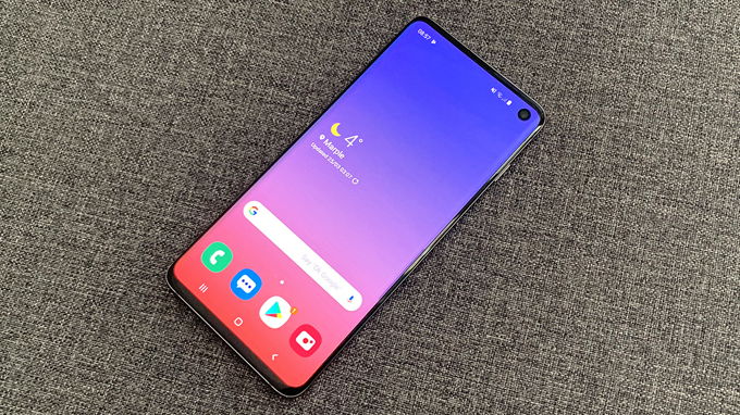Galaxy S10 8GB cũng sở hữu thiết kế nguyên khối kim loại và App 007Win hỗ trợ đa dạng nền tảng Infinity-O