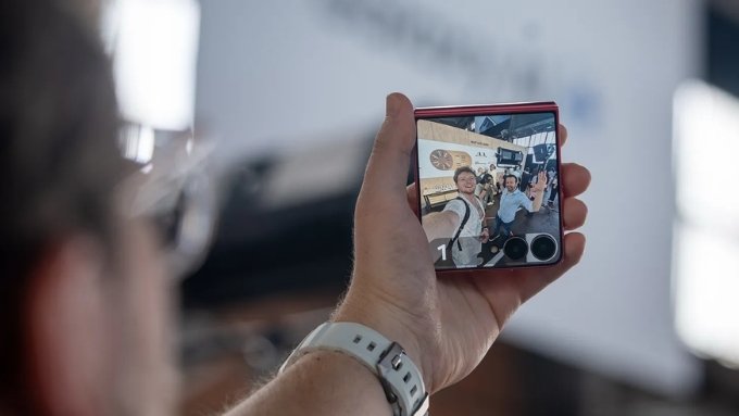 camera-samsung-galaxy-z-flip-7-xtmobile_1