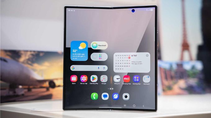 Màn hình Galaxy Z Fold 7 lớn hơn, sắc nét hơn