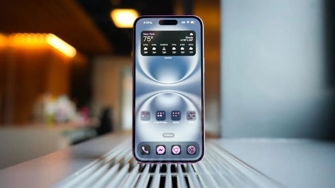 Hệ điều hành iOS 18 tích hợp Apple Intelligence trên iPhone 16 Plus