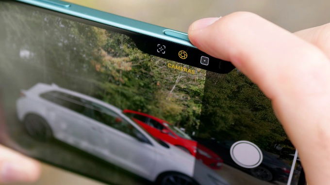 Nút Action và Camera Control mới