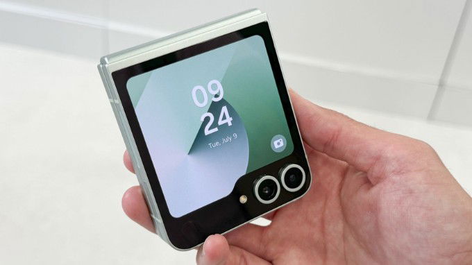 Màn hình phụ của Galaxy Z Flip 6