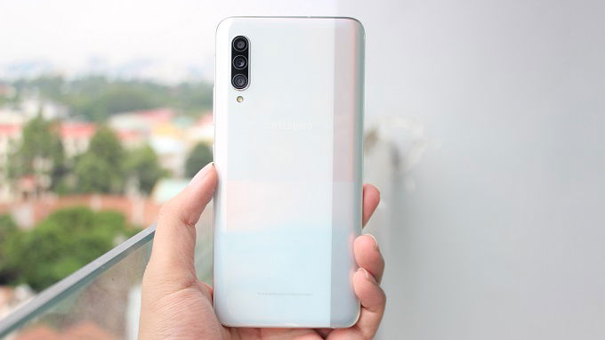 Hệ thống 3 camera hiên đại, phù hợp xu hướng công nghệ