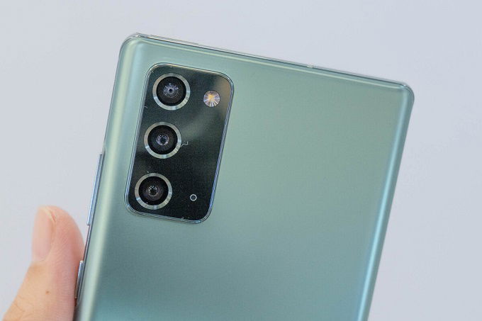 Cụm camera và Spen hữu dụng