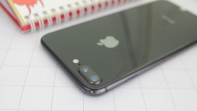 iPhone 8 Plus 64GB 97% chỉ bị ảnh hưởng không đáng kể ở phần vỏ ngoài