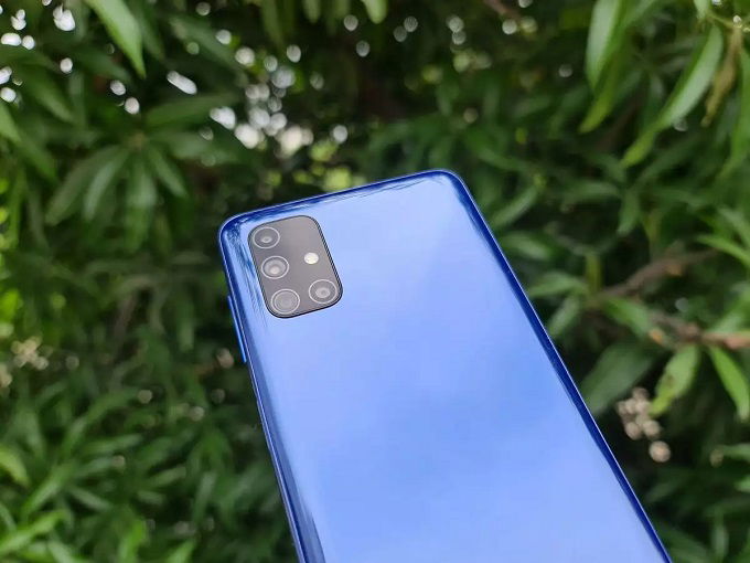 Cụm camera thừa hưởng từ thế hệ đàn anh