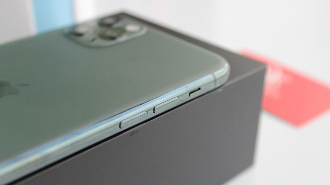 iPhone 11 Pro Max 256GB cũ 97% thiết kế còn mới, bền bỉ