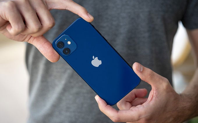 Thiết kế iPhone 12 256GB cũ như mới, không trầy xước